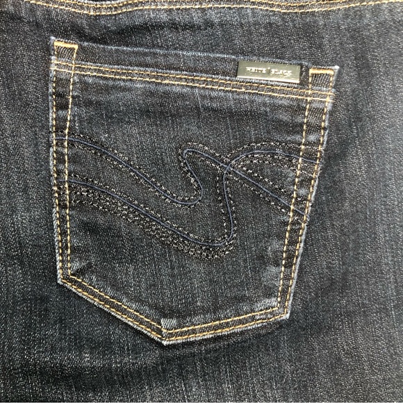 ⭐️NEW⭐️White House Black Market (WHBM) The Slim Leg Blue Jeans - Picture 9 of 10